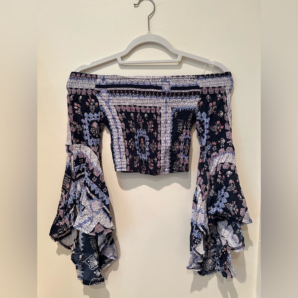 “Three Days” off the shoulder crop top